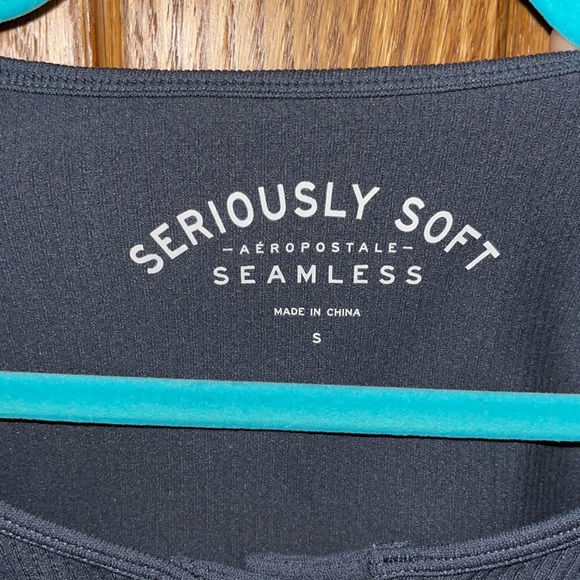 Cool grey cropped stretchy tee - Picture 3 of 3